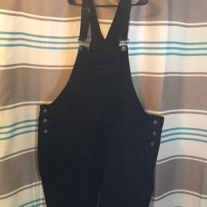 Torrid blk overalls 26